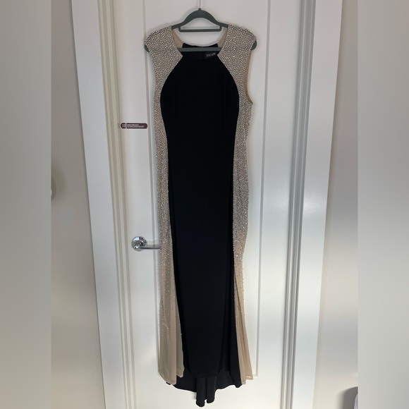 Xscape Dress - Picture 3 of 4